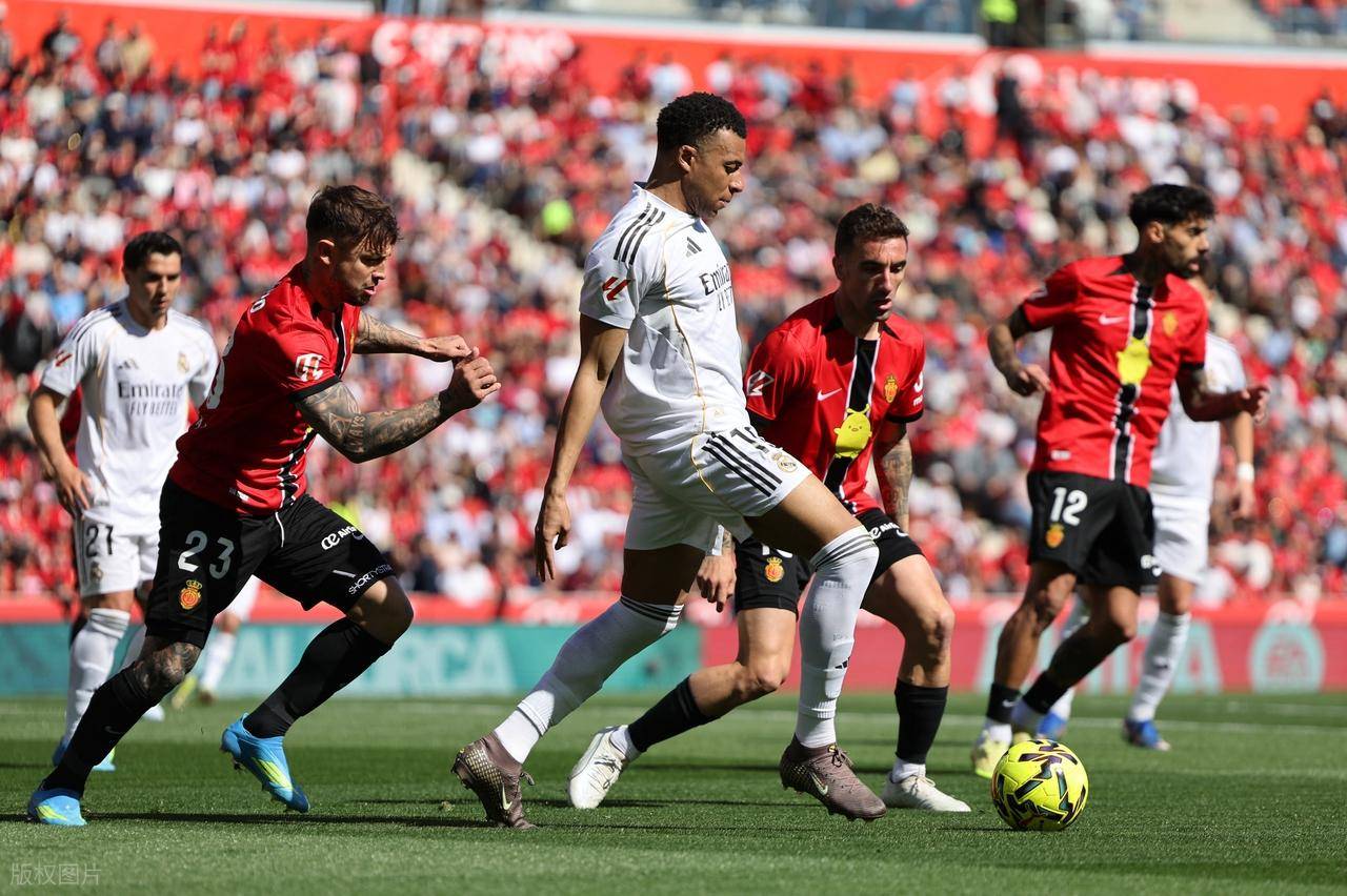 天助巴塞罗那:1-2大冷门,皇马遭西甲第18绝杀,多赛1场落后榜首4分